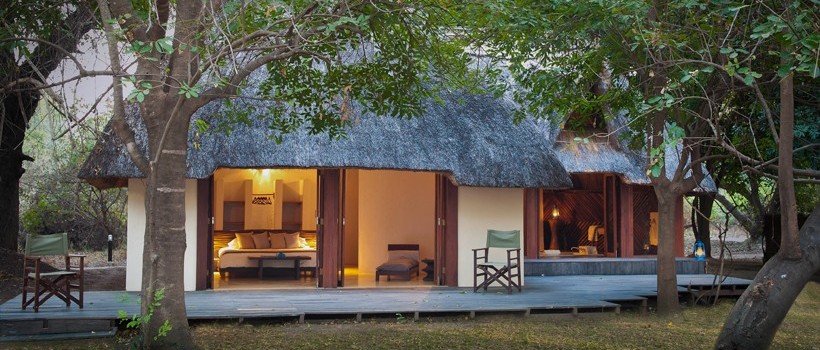 Luangwa River Camp (South Luangwa National Park) Zambia - www.PhotoSafaris.travel