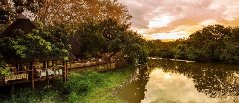 Thornybush Waterside Lodge (Thornybush Game Reserve) South Africa - www.PhotoSafaris.travel