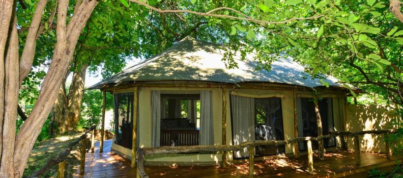 Kanga Bush Camp (Mana Pools National Park) Zimbabwe - www.PhotoSafaris.travel