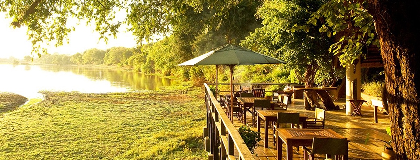 Kapani (South Luangwa National Park) Zambia - www.PhotoSafaris.travel