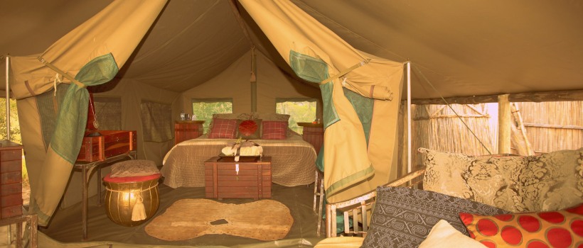 http://PhotoSafaris.travel/camps_lodges/menoakwena.htm - www.PhotoSafaris.travel