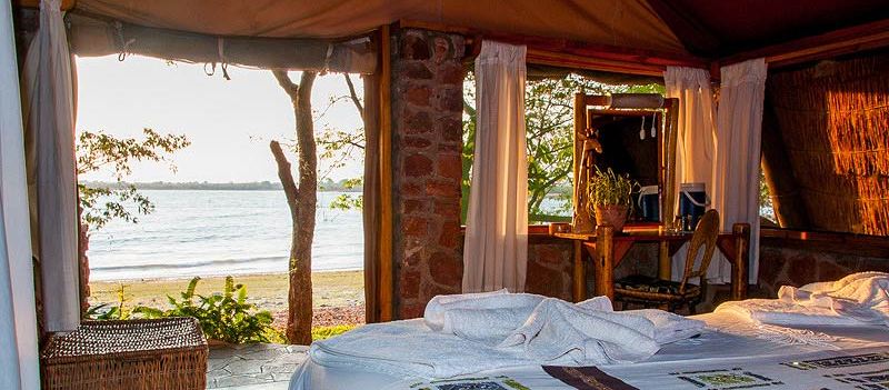 Musango Safari Camp (Matusadona National Park / Lake Kariba) Zimbabwe - www.PhotoSafaris.travel